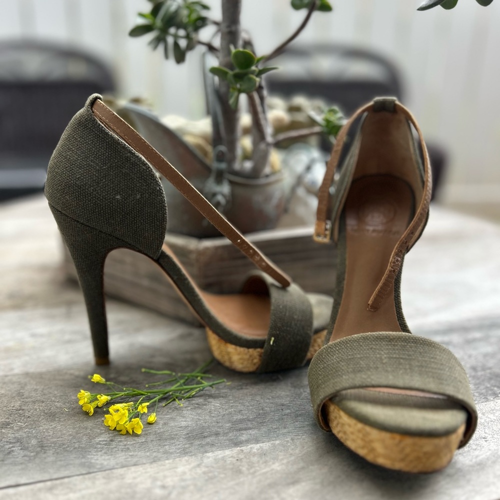 Elegant Tory Burch Amina Platform w Raffia Olive Green Sz 7